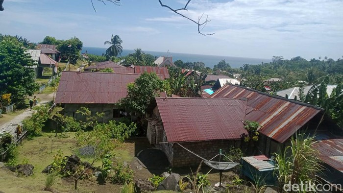 Suasana Desa Dere di Kecamatan Sahu, Kabupaten Halmahera Barat, Maluku Utara.