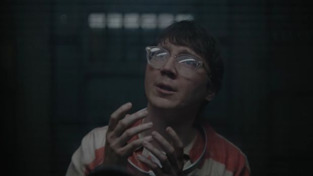 Cuplikan adegan Paul Dano di The Batman (2022).