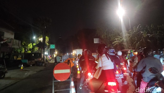 Titik perbaikan di Jalan Raya Bogor mengarah ke Cijantung.