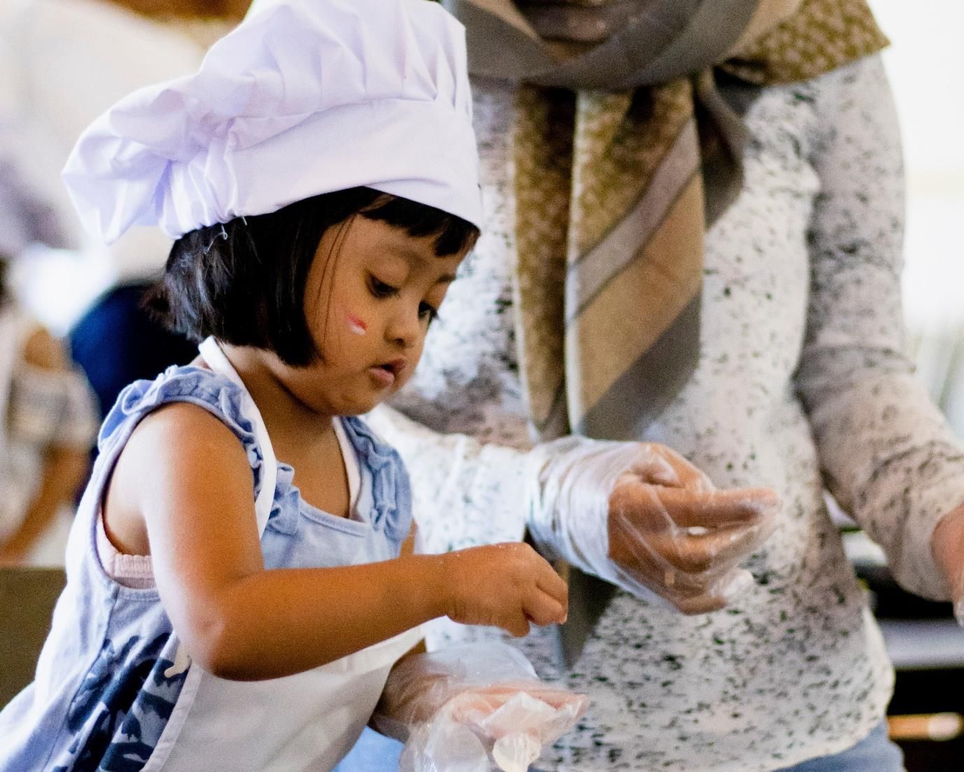 Vasa Hotel Surabaya Ajak Balita Stunting Rayakan HUT RI Lewat Cooking Class