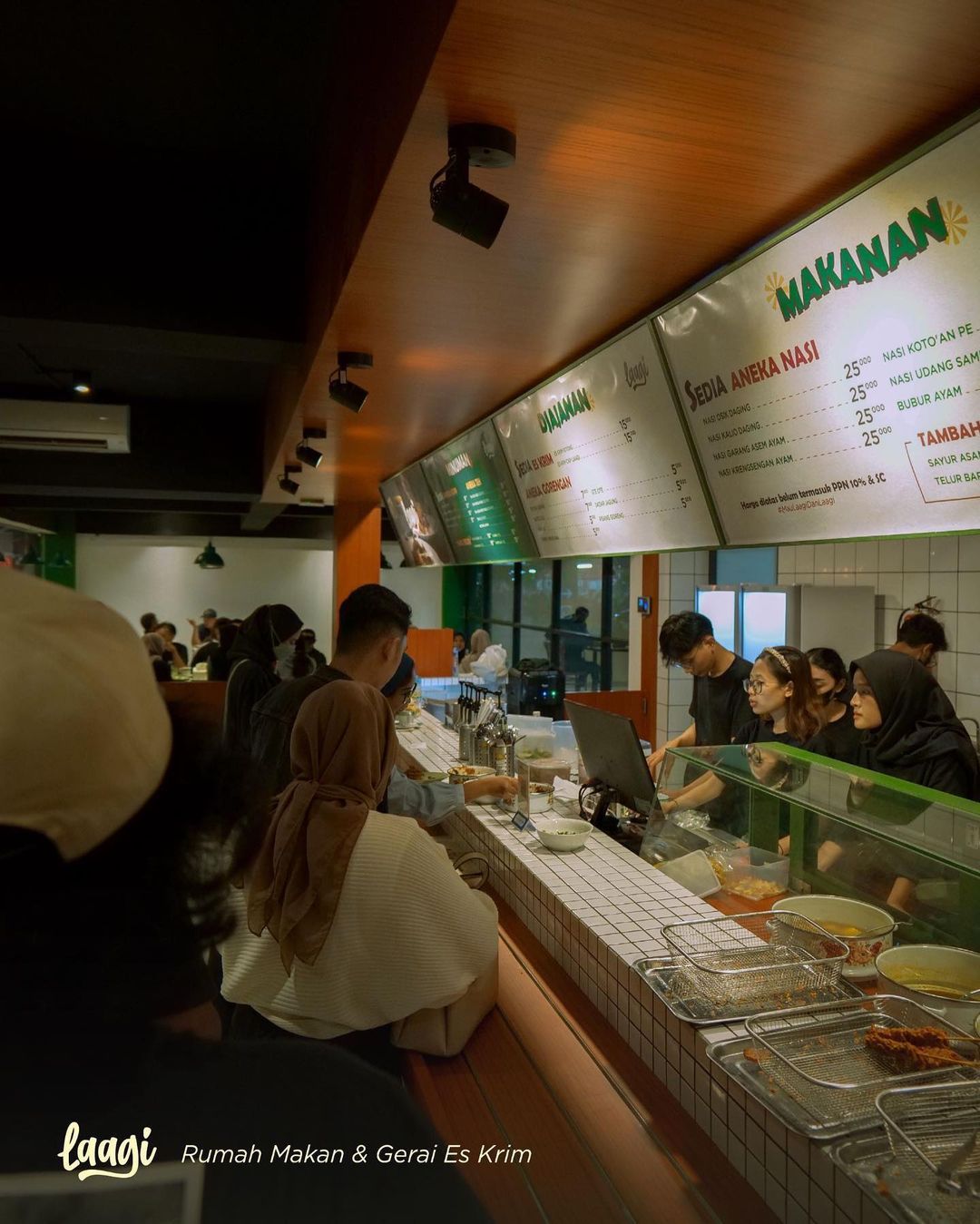 Warteg kekinian di Surabaya