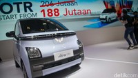 Kehadiran varian Lite diharapkan bisa memperluas jangkauan pasar Wuling Air ev di Indonesia. Sebab, dengan harganya yang murah, mobil mungil tersebut bisa masuk ke segmen yang lebih rendah.  