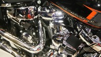 Di tahun 2023 ini model Breakout kembali di pasarkan secara global dan juga di market Indonesia, hadir dengan beragam pembaruan dan menampilkan gaya baru yang ikonik pada profil chopper dengan model yang panjang dan juga ramping. Breakout hadir dengan performa mesin Milwaukee-Eight® 117 V-Twin.  