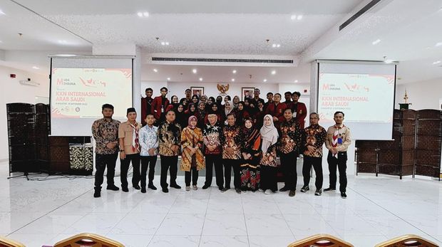 25 mahasiswa Universitas Muhammadiyah Yogyakarta (UMY) melaksanakan KKN di Arab Saudi. Foto diunggah pada Selasa (15/8/2023).