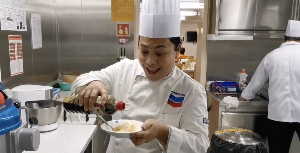 7 Kombinasi Makanan Aneh yang Disebut Enak, Ada Oreo Dicelup Jus Jeruk!