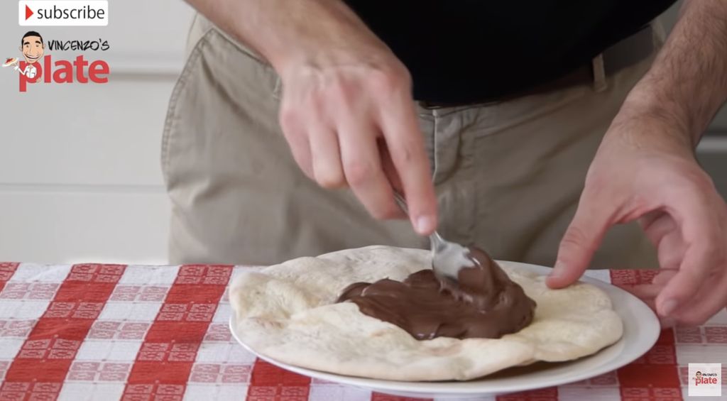7 Kombinasi Makanan Aneh yang Disebut Enak, Ada Oreo Dicelup Jus Jeruk!