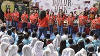 Acara ini diisi dengan permaian tradisional, makan siang bersama dan pemberian santunan dari anak untuk anak dalam upaya menanamkan tolerasi antara umat beragama sejak dini. 