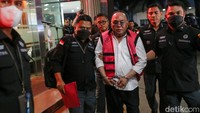 Kasus ini terkait dugaan korupsi penerbitan dokumen perjanjian pertambangan Sendawar Jaya.