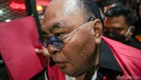 Ismail Thomas tercatat melaporkan harta senilai Rp 9,8 miliar.