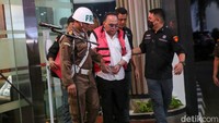 Kejaksaan Agung menahan Anggota DPR RI Ismail Thomas, Jakarta, Selasa (15/8/2023).