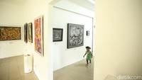 Mengembangkan bentuk analog dan digital, Desa Seni Ganara secara khusus mendedikasikan satu gedung yang diberi nama Galeri Seni Digital. Pengunjung akan mengalami pertunjukan ruang alam futuristik yang mengakomodasi ekspresi kreatif dan bersifat interaktif.  