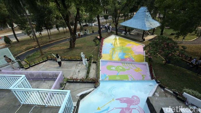 Berkunjung ke Desa Seni Ganara di TMII Ganara Art bersama Taman Mini Indonesia Indah (TMII) meresmikan Desa Seni Ganara. Kawasan yang sebelumnya merupakan taman kaktus dan desa seni kini bersalin rupa.