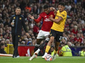 Agresivitas Wolves Repotkan MU