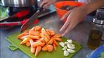 Begini Potret Dapur Nana Mirdad yang Minimalis tapi Elegan