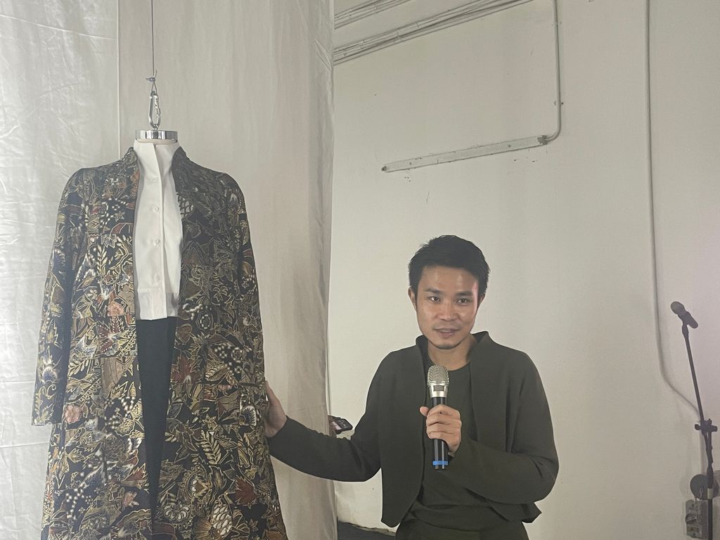 Eksibisi Auguste Soesastro