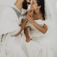 Di bulan Juni, keduanya menikah. Di hari pernikahan mereka adalah momen keduanya untuk pertama kalinya berciuman. Foto: Dok. Instagram/@eleazerakuchie @keylinakuchie