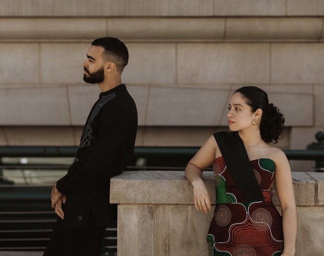 Aku belum belum pernah mencium siapa pun sebelumnya. Aku ingin orang pertama yang aku cium menjadi orang yang aku nikahi. Ketika akhirnya berciuman di hari pernikahan, itu terasa menyenangkan meskipun aku masih lupa kalau kita bisa ciuman, ungkap pria 24 tahun itu. 