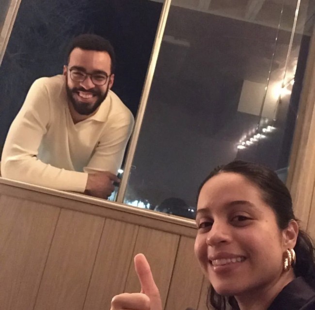 Jika kencan berdua, Keylin dan Eleazer menghindari pacaran dengan suasana romantis. Mereka memilih untuk aktivitas outdoor seperti rock climbing dan hiking. Keduanya pun sering untuk berdoa bersama dan meminta kepada tuhan untuk dijauhkan dari hawa nafsu sebelum pernikahan.  Foto: Dok. Instagram/@eleazerakuchie @keylinakuchie