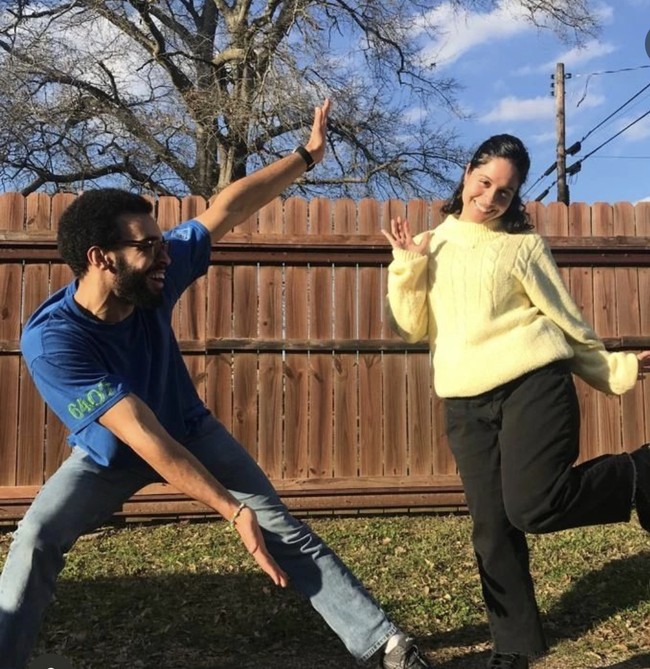 Pasangan asal Texas, AS ini tidak seperti kebanyakan orang pacaran yang hidup di kota-kota besar. Keylin Akuchie dan Eleazer Akuchie memilih untuk tidak berzina dan menghindari hal-hal romantis selama pacaran. Foto: Dok. Instagram/@eleazerakuchie @keylinakuchie