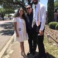 Keylin mengatakan bahwa saat berpacaran mereka memilih untuk pergi ramai-ramai dibanding hanya berdua saja.  Foto: Dok. Instagram/@eleazerakuchie @keylinakuchie