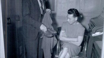 Nathan Hahn Ditangkap Pada Tahun 1940 Karena Mengenakan Pakaian Wanita Dan Menolak Memakai Pakaian Pria Yang Diberikan Kepadanya Oleh Detektif Holt Foto: Instagram/gotweird