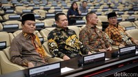 Ketua MPR RI Bambang Soesatyo memantau jalannya gladi bersih sidang tahunan.  