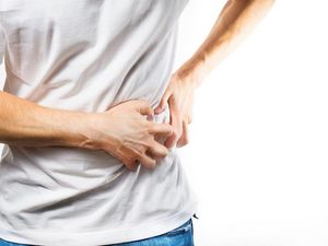 Ciri-ciri Kena Batu Ginjal, Nyeri Punggung hingga Urine Berbau Menyengat