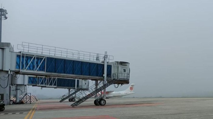 Kabut pagi tadi sekitar pukul 07.30 WIB di Bandara SSK II Pekanbaru (Foto: Dok SSK II)