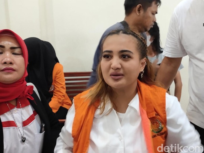 Lina Mukherjee gagal menghadirkan Nikita Mirzani sebagai saksi meringankan