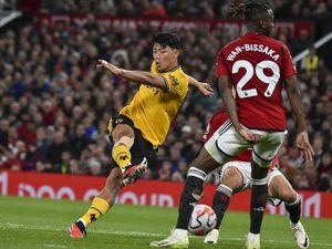 MU Lolos dari Terkaman Wolves