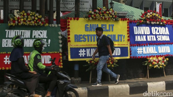 Mario Dandy Disidang, PN Jaksel Penuh Karangan Bunga