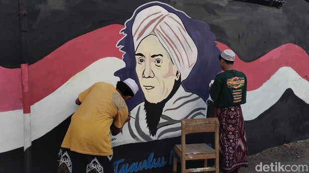 Mural HUT ke 78 RI karya santri di Kota Probolinggo