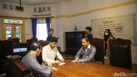 Di salah satu ruangan terdapat patung para tokoh yang tengah berembuk merumuskan naskah proklamasi.  