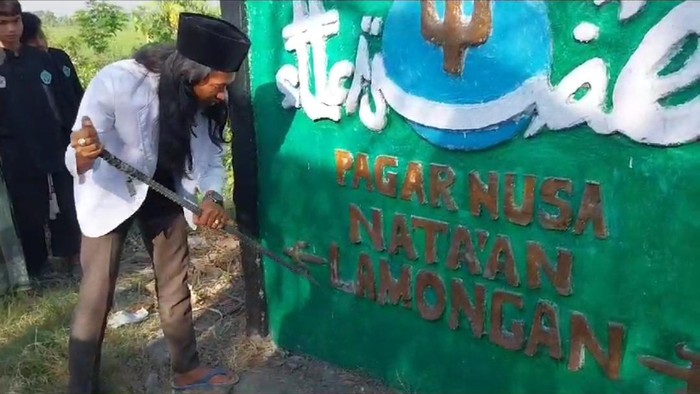 Pagar Nusa di Lamongan bongkar tugu silat miliknya