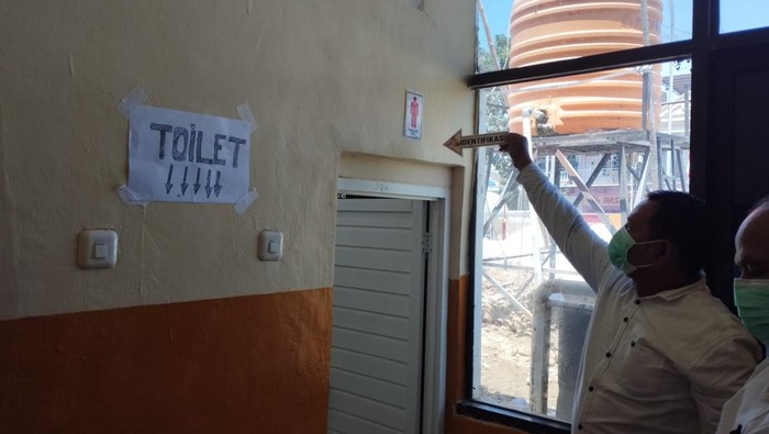 Mayat bayi laki-laki ditemukan di toilet pria RSUD Anutapura Palu, Sulawesi Tengah.
