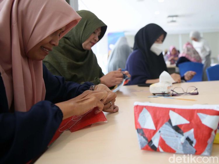 Mengintip Pelatihan Mengubah Sampah Jadi Barang Bernilai