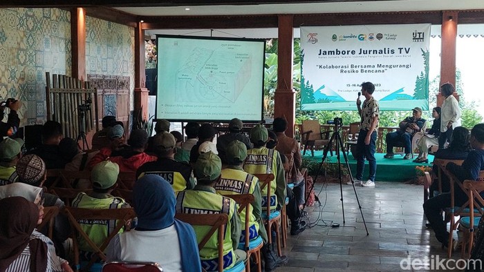 Pembekalan Materi Soal Potensi Sesar Lembang