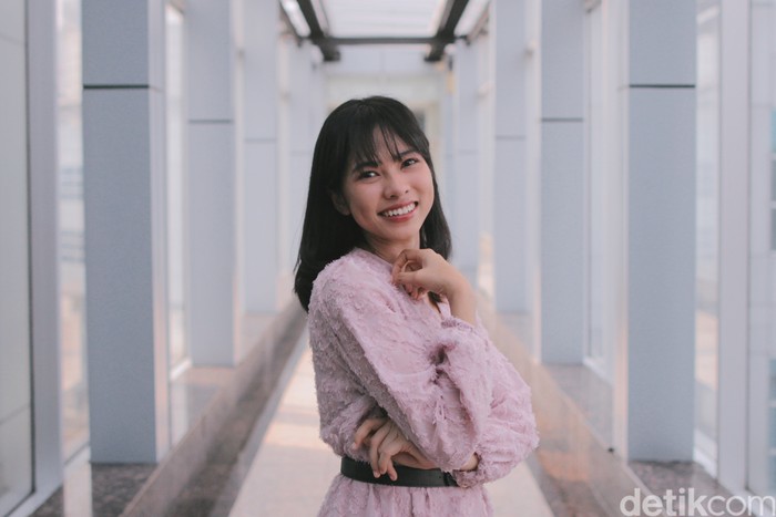 Penulis Buku Saranjana, Gusti Gina saat diwawancarai di kantor detikcom Penulis Buku Saranjana, Gusti Gina saat diwawancarai di kantor detikcom