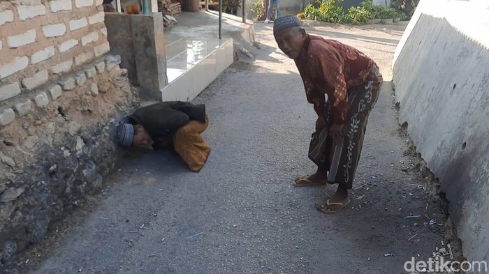 Pipa yang sempat diduga sebagai sumber bunyi misterius dari dalam tanah di Sumenep.