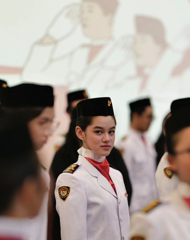 Memiliki darah blasteran Belanda, tampak penampilan Shaista terlihat cantik dan flawless. Foto: Instagram @rio.stokhorst