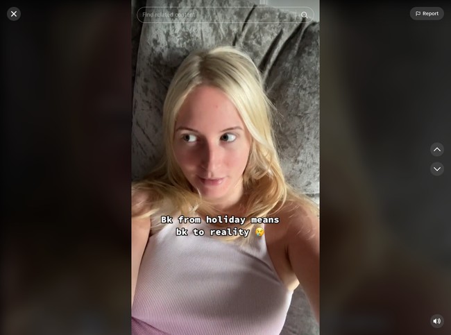 Kelebihan terbesar menjadi nenek muda adalah aku punya banyak energi. Ketika cucuku besar, aku bisa membawanya ke berbagai tempat dan aku tidak akan lelah seperti orang yang sudah tua. Aku tidak berpikir ada kekurangannya, kata Rachel. Foto: TikTok