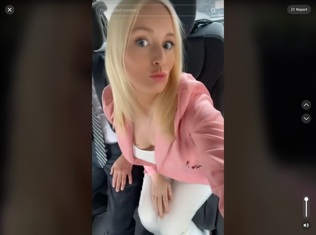 Kini Rachel menikmati peran barunya sebagai seorang nenek. Tapi diakuinya jika melihat perjuangan anak sendiri melahirkan cukup membuat stres. Menurutnya, salah satu hal terbaik menjadi nenek termuda adalah bisa menghabiskan banyak waktu dengan cucu. Foto: TikTok