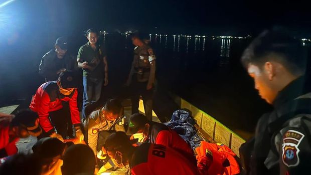 Rombongan Gubernur Kaltara mengalamai kecelakaan di sungai.