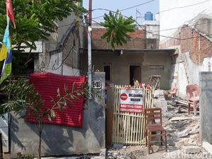 Rumah Reyot Mantan Model Dewasa Akhirnya Diperbaiki, Begini Kondisinya