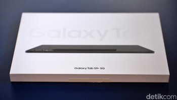 Ini adalah kotak kemasan Samsung Galaxy Tab S9+ Foto: Adi Fida Rahman/detikINET
