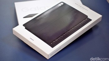 Samsung menyediakan case kleyboard yang dijual terpisah. Foto: Adi Fida Rahman/detikINET