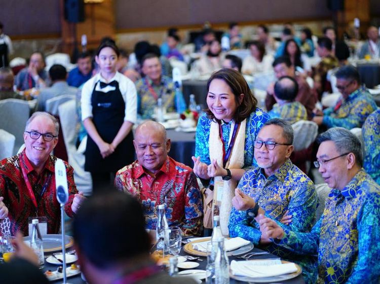 Semringah Zulhas di Penutupan IRS 2023