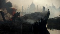 Kondisi kapal nelayan yang terbakar di Pelabuhan Jongor, Tegal, Jawa Tengah, Selasa (15/8/2023).   