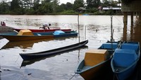 Sungai Sagea dengan panjang 7.476 kilometer dan menjadi jalur menuju objek wisata Goa Boki Maruru itu kondisi airnya berubah warna menjadi keruh akibat tercemar sedimentasi yang diduga berasal dari aktivitas pertambangan, sehingga menyebabkan warga tidak bisa lagi memanfaatkan air sungai untuk kebutuhan sehari-hari.