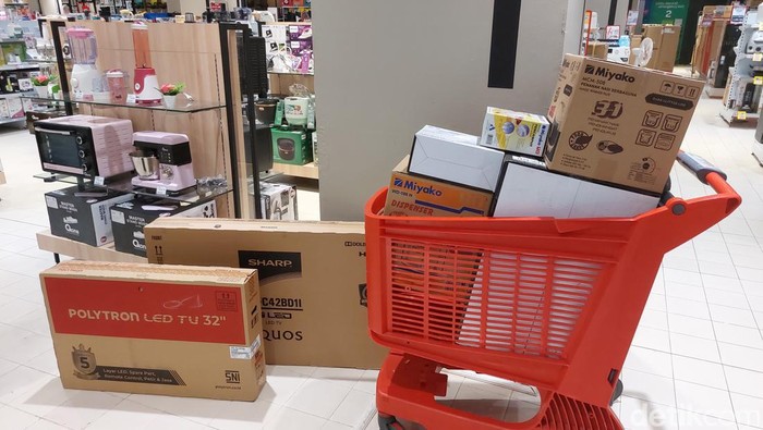 Transmart Full Day Sale Bikin Happy! Pelanggan Borong Elektronik buat Doorprize